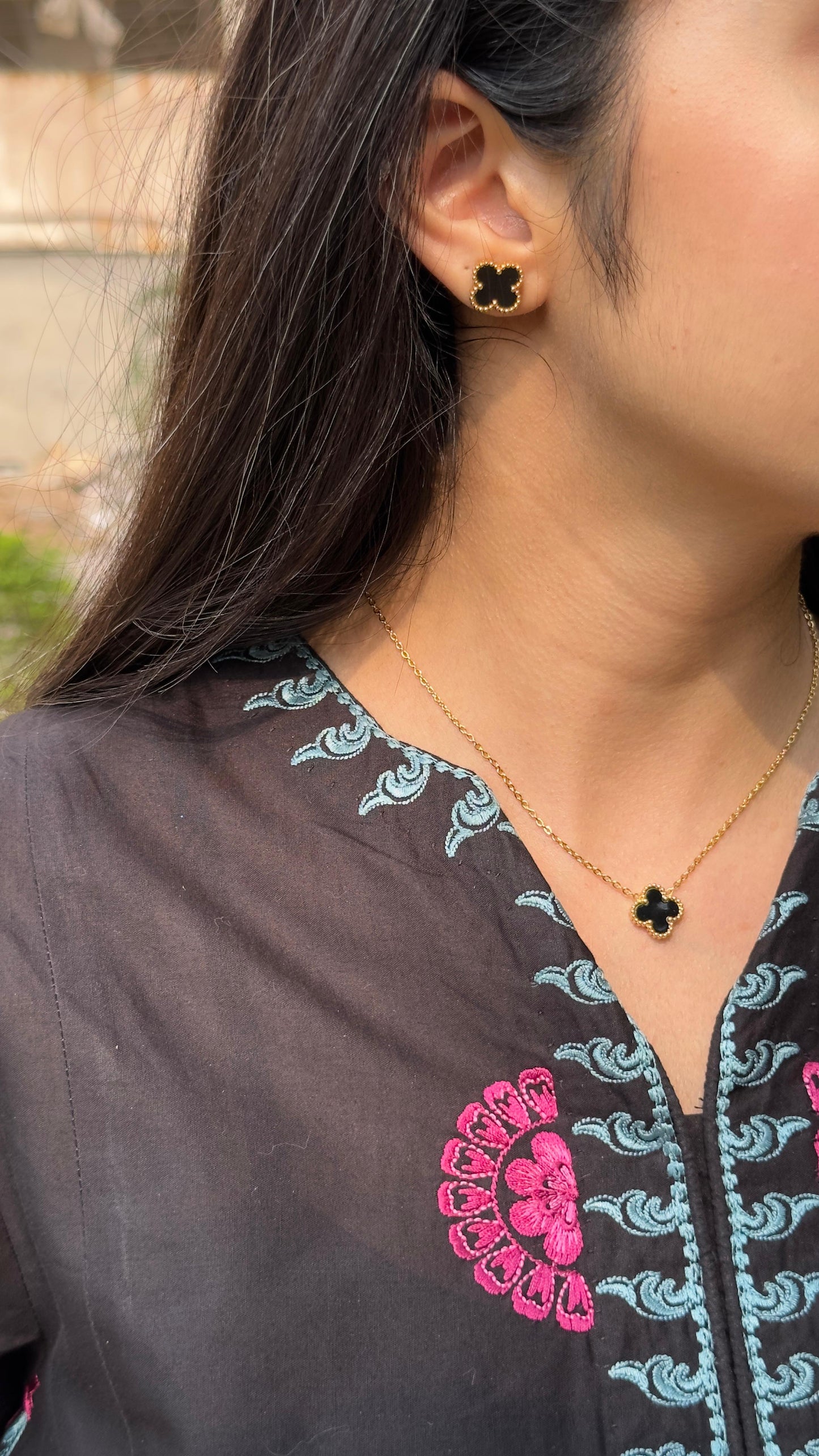 Golden Clover Jewelry Set
