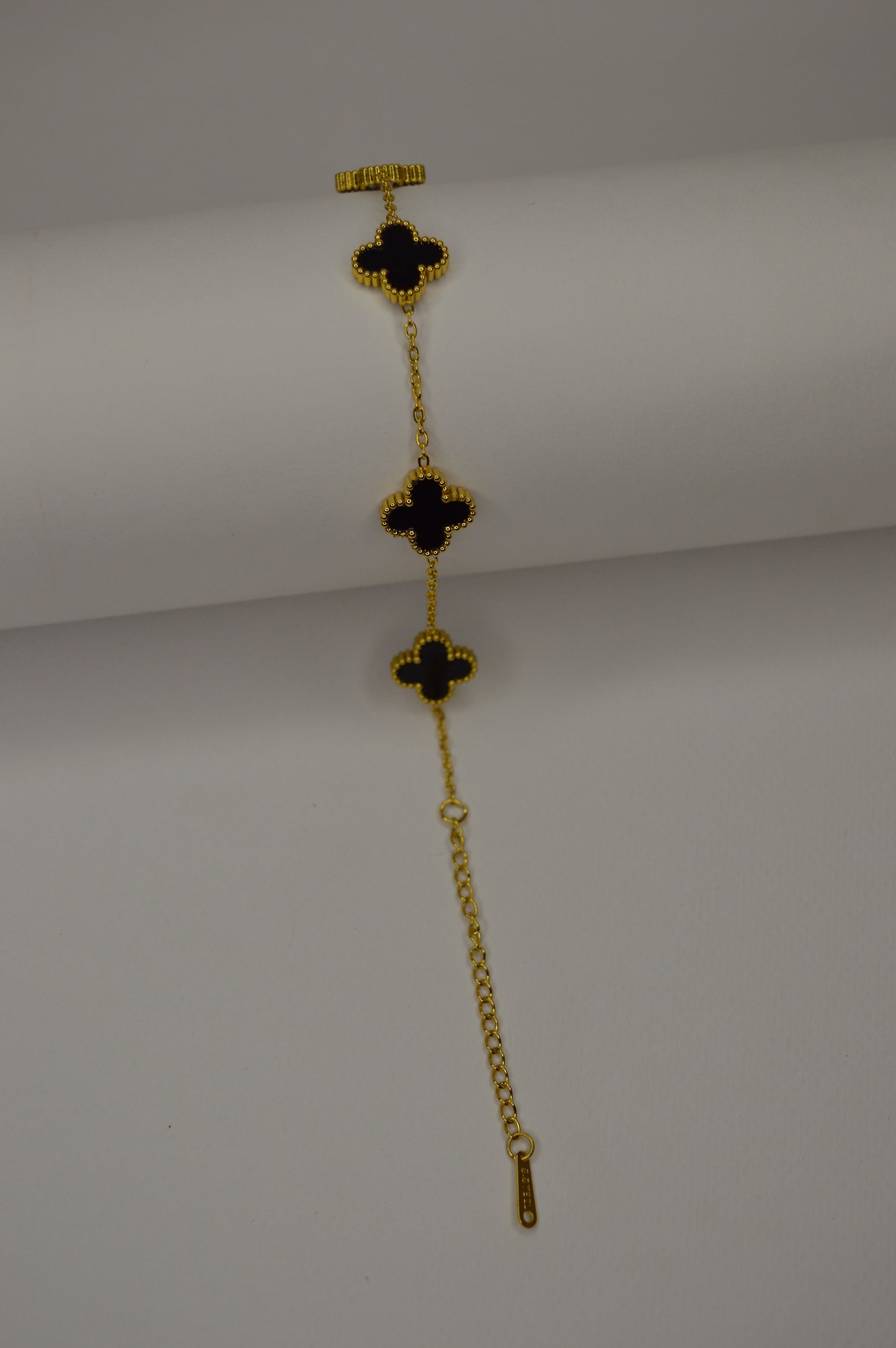 Elegant Clover Bracelet
