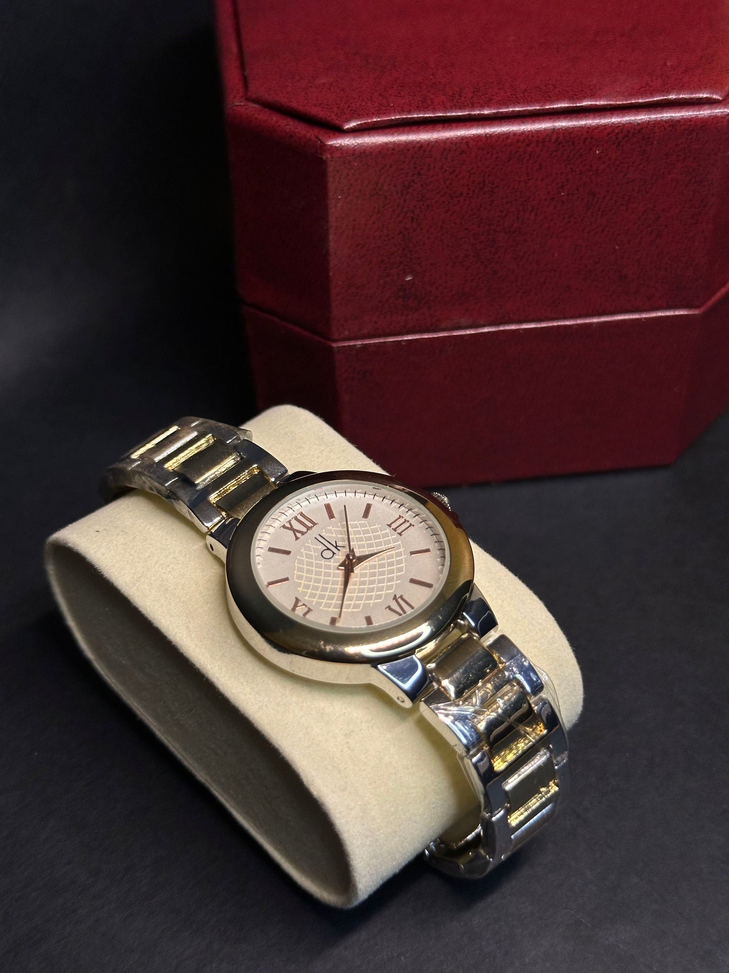 DK Women’s Two-Tone Zyro