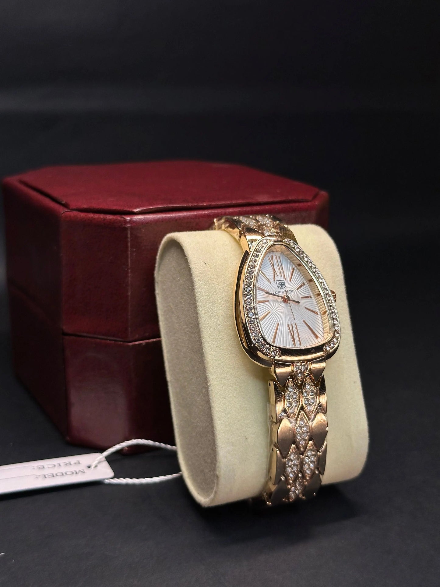 Serpent Design Diamond Timepiece Zyro