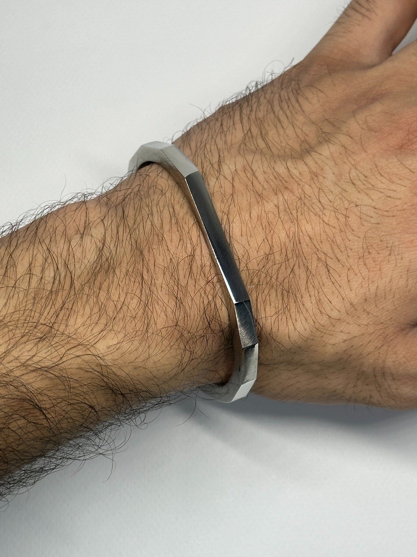 Hexagon Cuff Bracelet Zyro