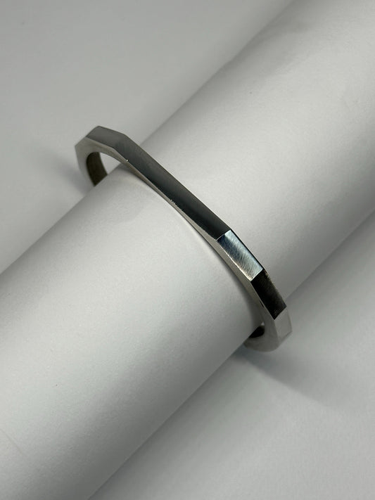 Hexagon Cuff Bracelet Zyro