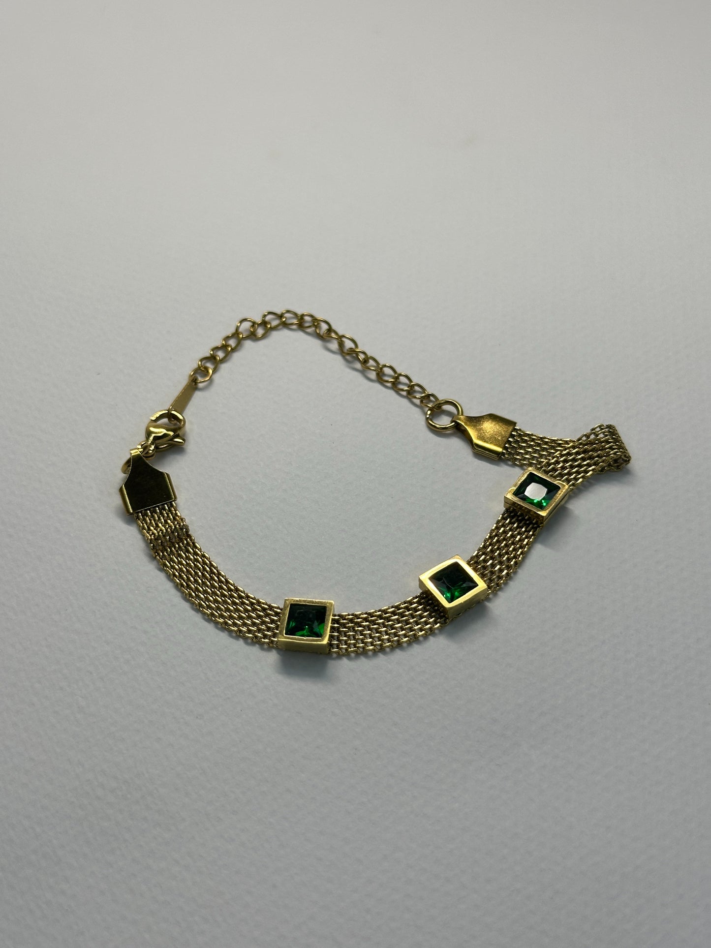 Elegant Gold Mesh Bracelet Zyro