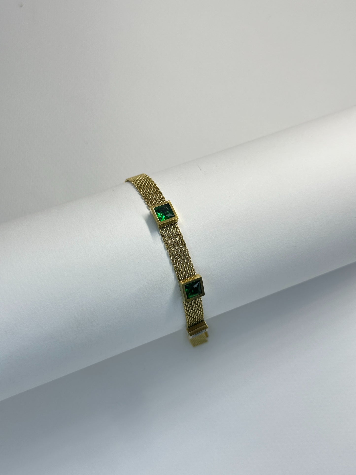 Elegant Gold Mesh Bracelet Zyro