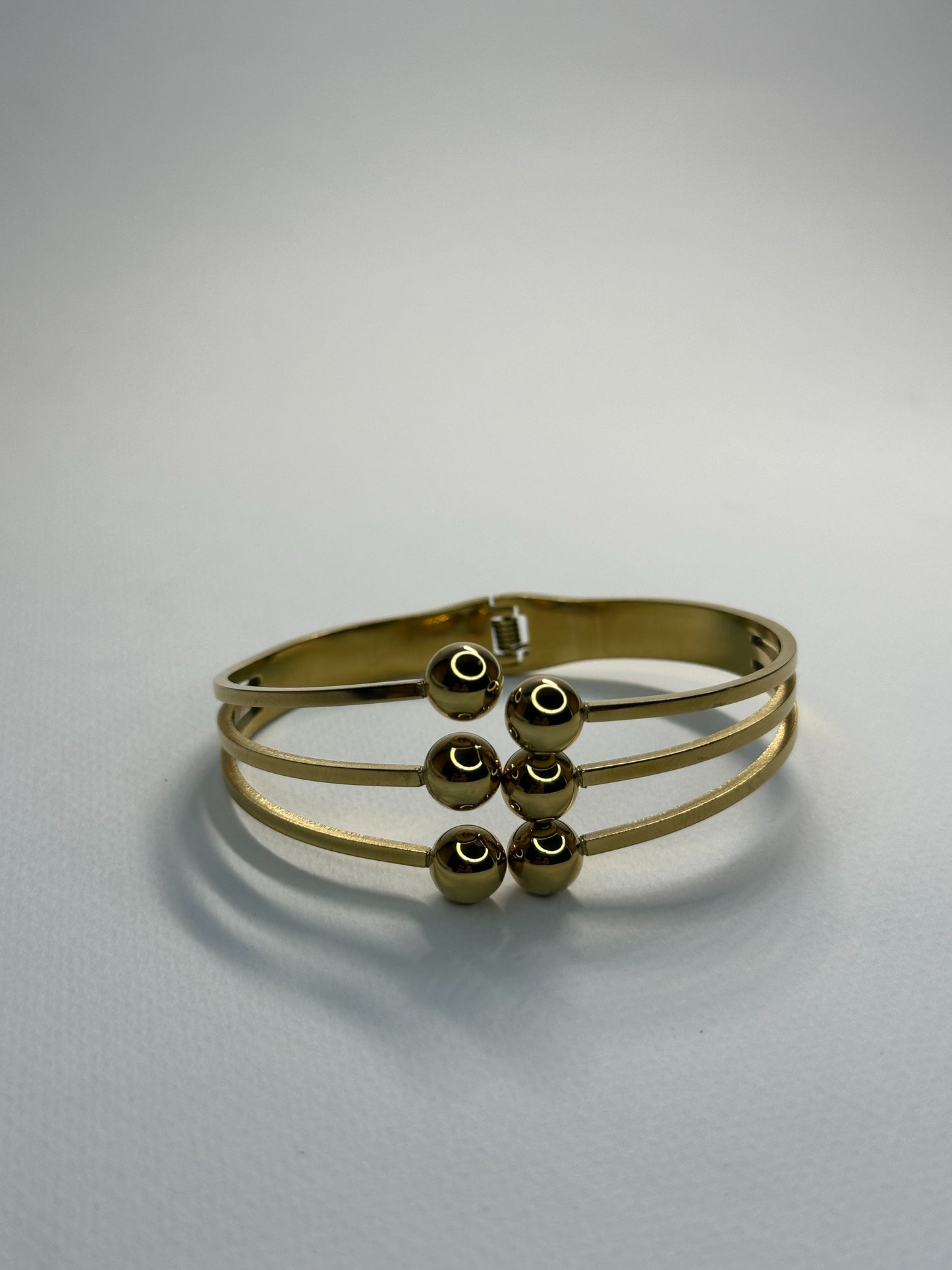 Gold Triple-Band Bracelet Zyro