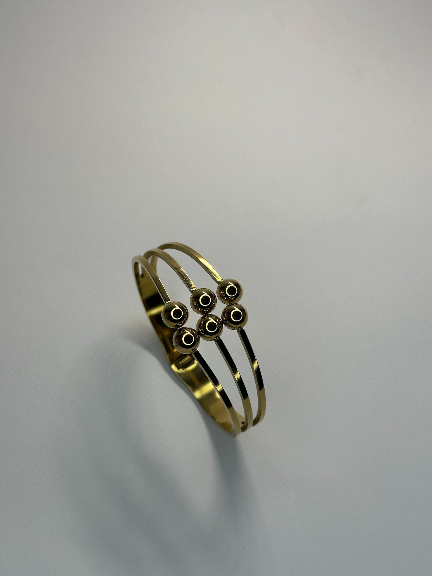 Gold Triple-Band Bracelet Zyro