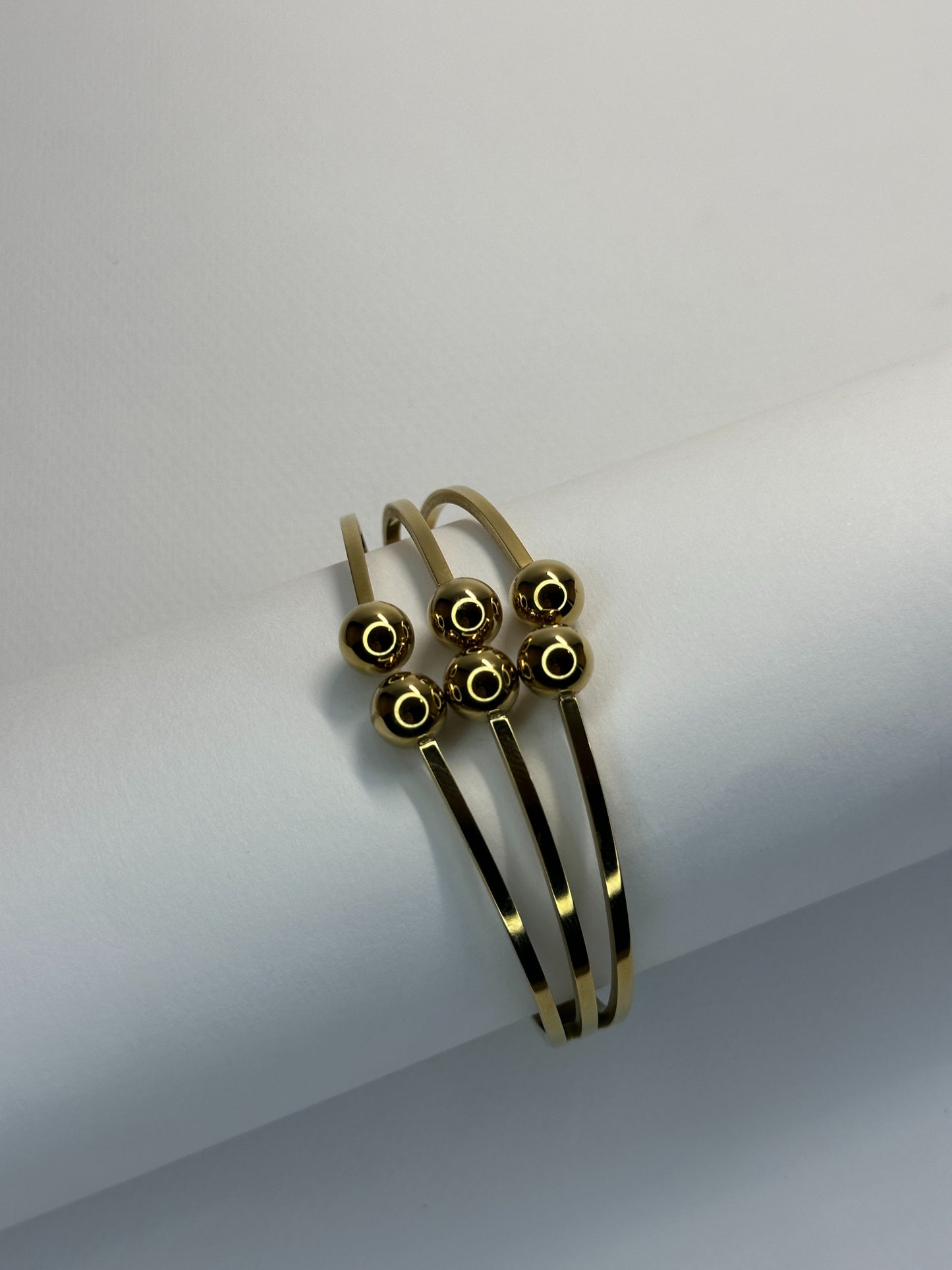 Gold Triple-Band Bracelet Zyro