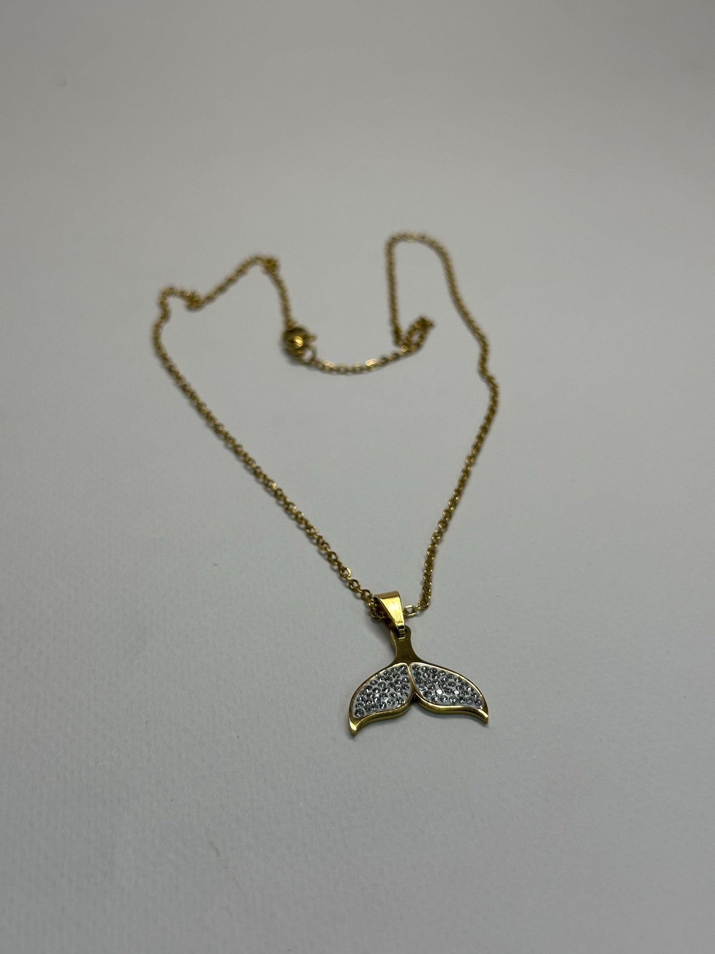 Whale Tail Pendant Zyro