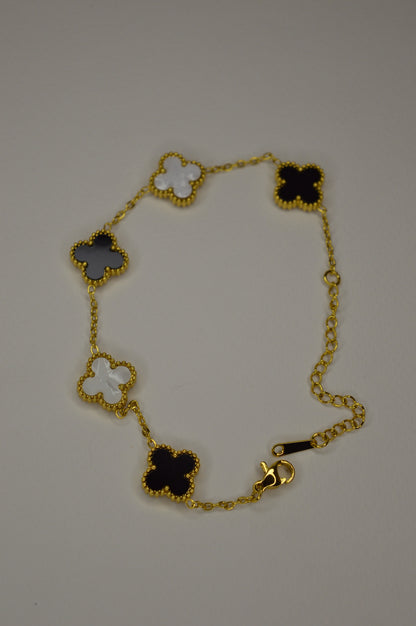 Elegant Clover Bracelet - White & Black