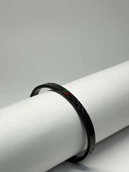 Luxe Engraved Bangle Zyro