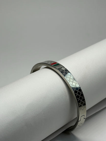 Luxe Engraved Bangle Zyro