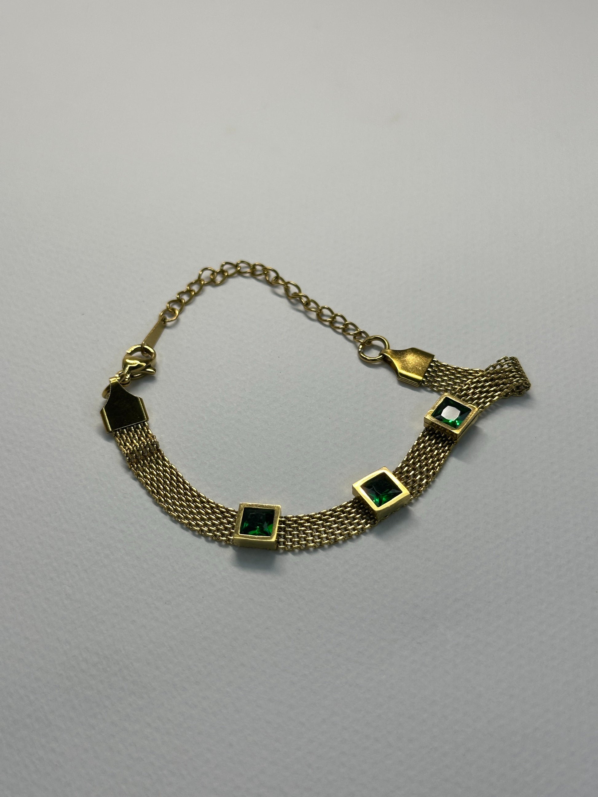 Elegant Gold Mesh Bracelet Zyro