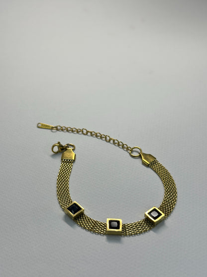 Elegant Gold Mesh Bracelet Zyro