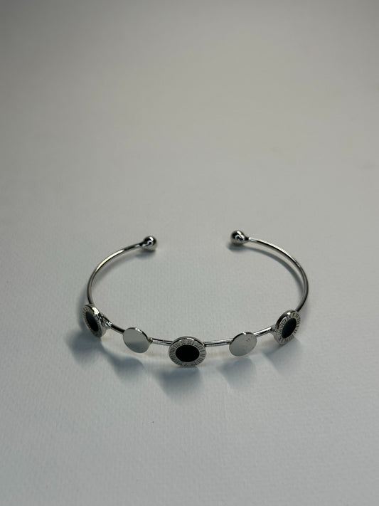 Silver Circle Bracelet Zyro