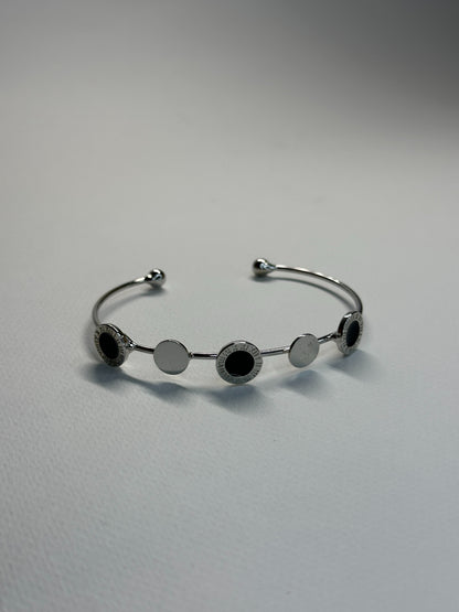Silver Circle Bracelet Zyro