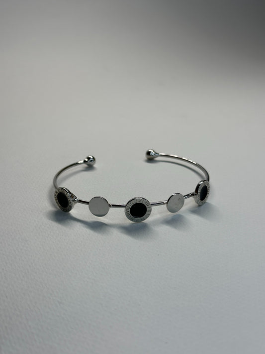 Silver Circle Bracelet Zyro