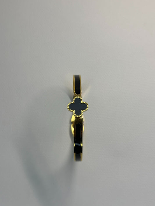 Midnight Clover Elegance Bracelet Zyro