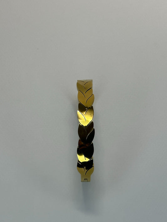 Golden Leaf Elegance Bangle Zyro