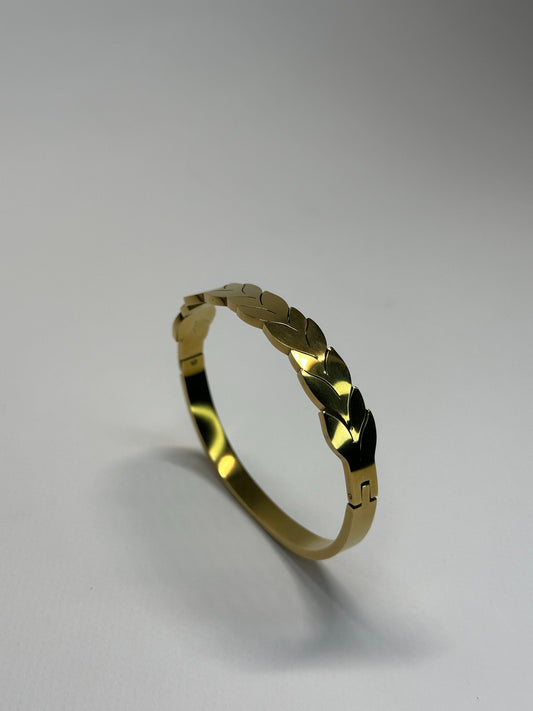 Golden Leaf Elegance Bangle Zyro