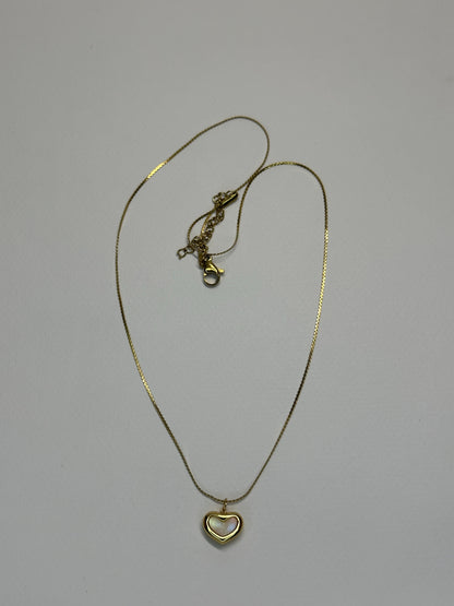 Elegant Heart Pendant Zyro