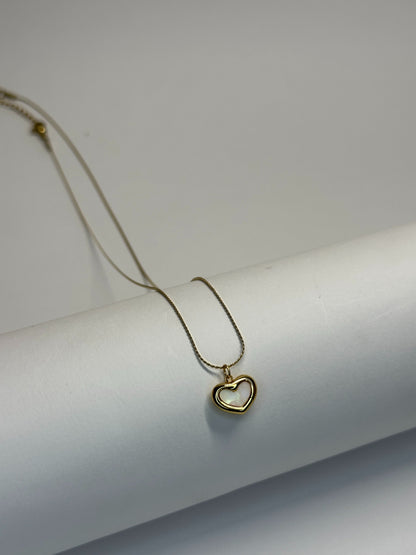 Elegant Heart Pendant Zyro