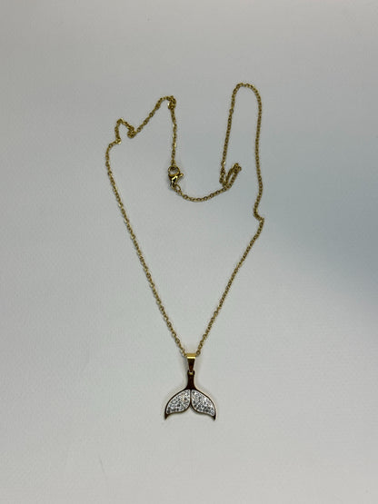 Whale Tail Pendant Zyro