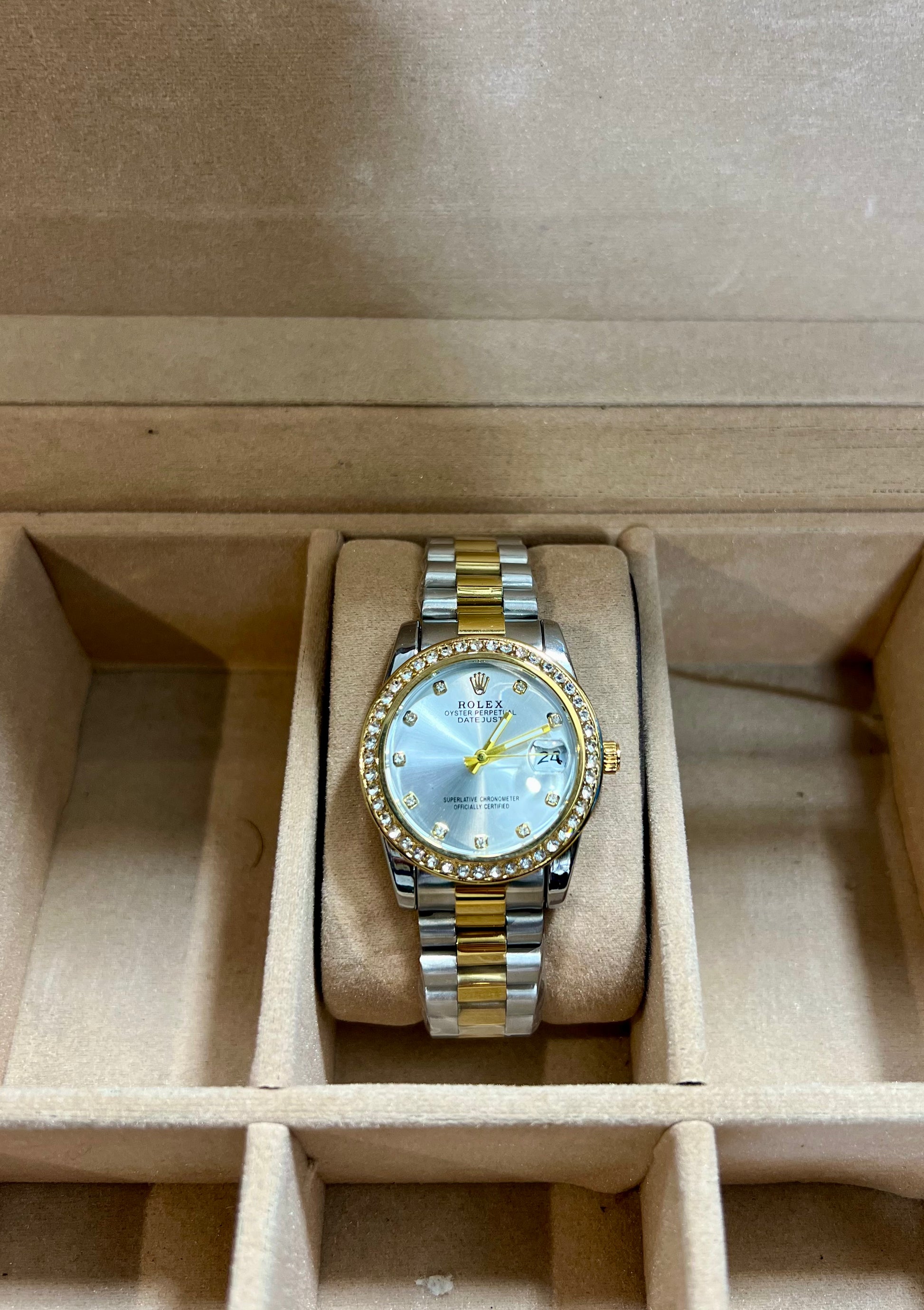 Rolley Jubilee Chain with Crystal Bezel – Ladies Edition - Zyro