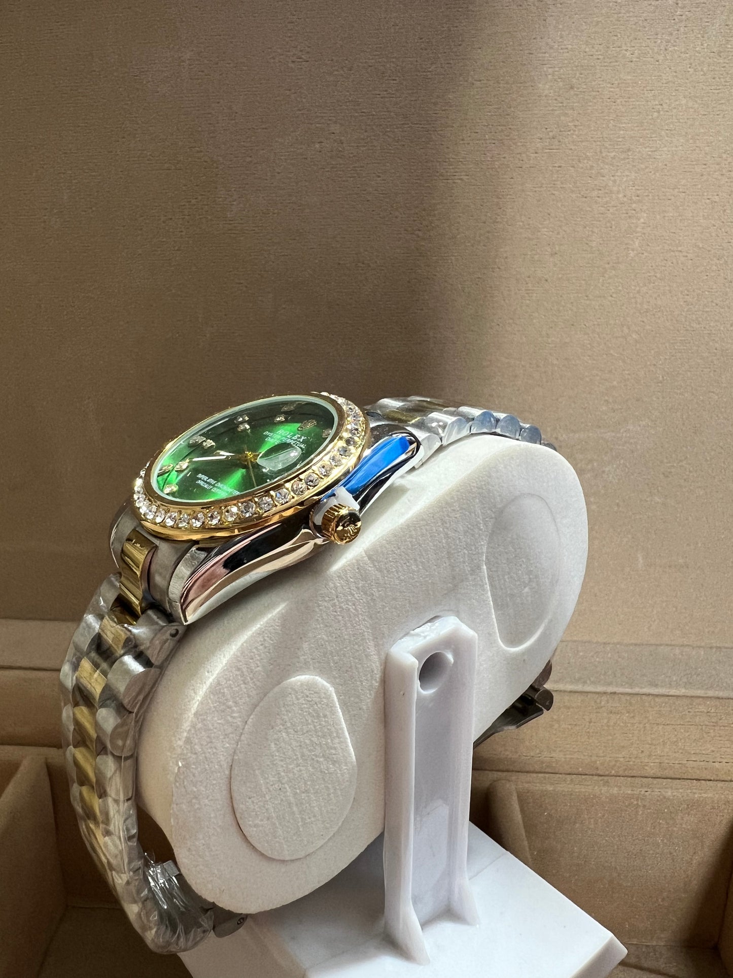 Rolley Jubilee Chain with Crystal Bezel – Ladies Edition - Zyro